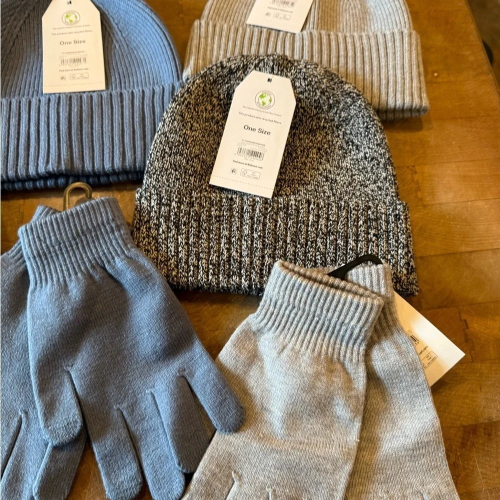 8 piece Cozy Women’s Beanie and Glove Set - Black, Blue, Gray BRAND NEW